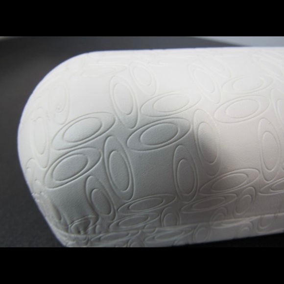 OAKLEY NEW SUNGLASSES HARD CASE - Picture 2 of 3